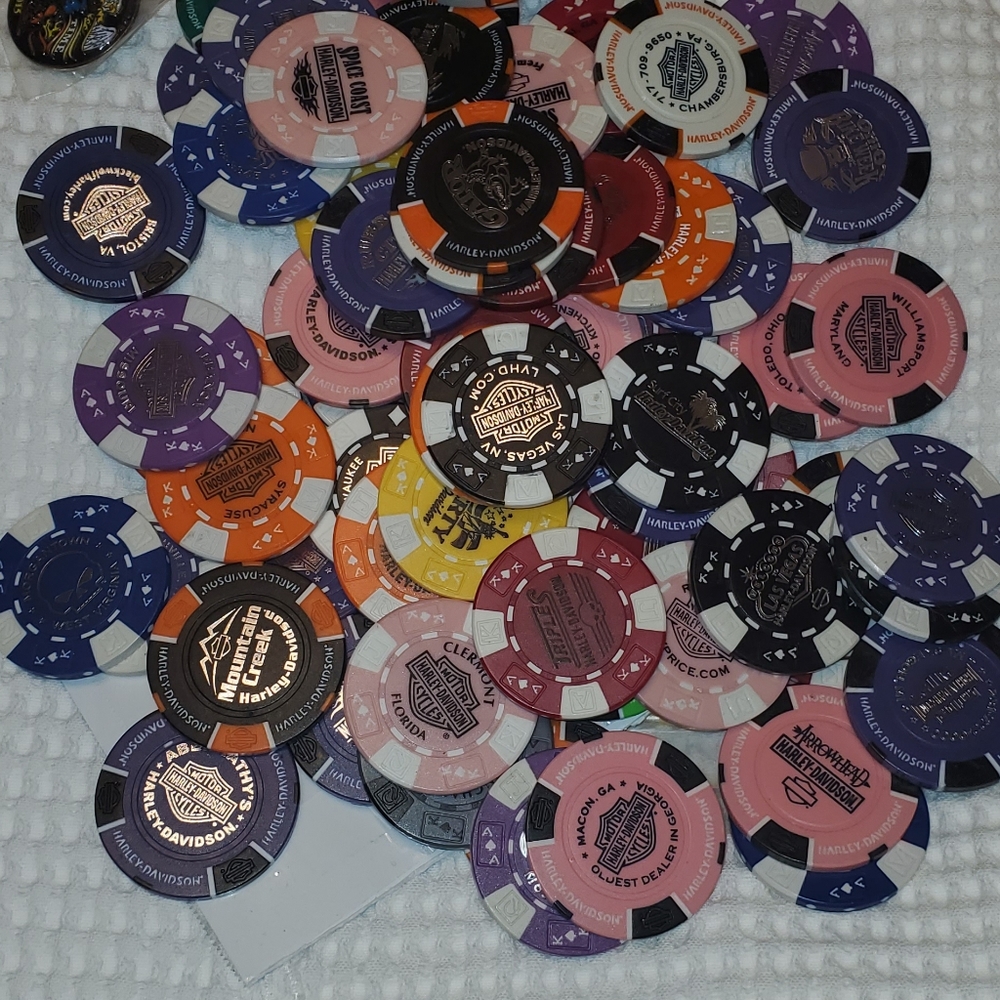 LOT OF 89 HARLEY DAVIDSON POKER CHIPS